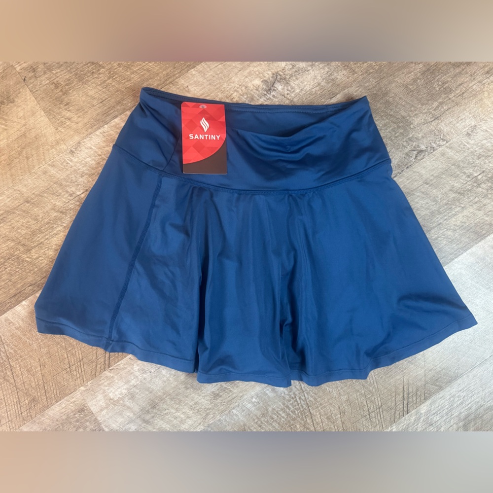 Santiny NWT blue size MED skort w back zip pocket